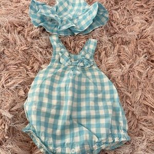 Baby girl romper and au hat